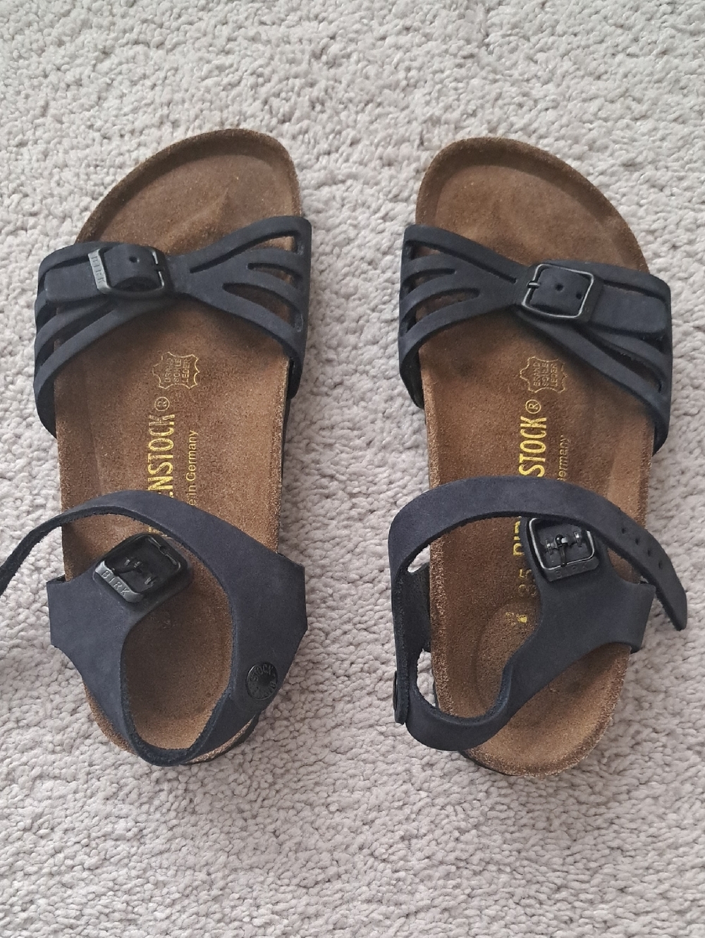 NWOT Birkenstock Navy Blue Womens Bali Buckle Sandals size 35